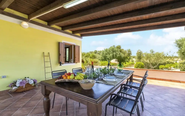 Near Alghero Shardana Guest House in Uri With Swimming Pool