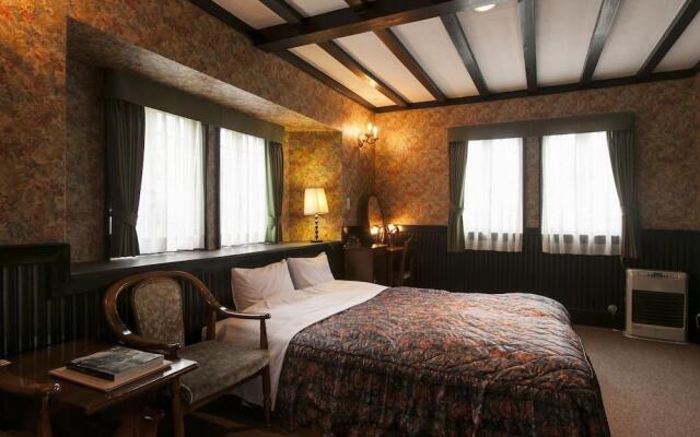 Petit Hotel & Restaurant Old Age