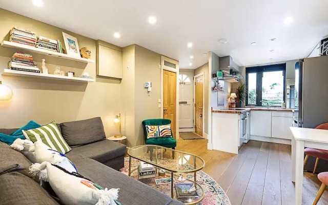 A Stylish Haven Near Portobello Road