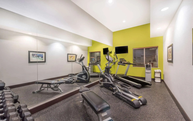 Hawthorn Extended Stay by Wyndham Midland