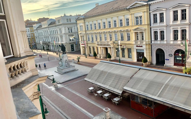 Silver Dawn Apartments