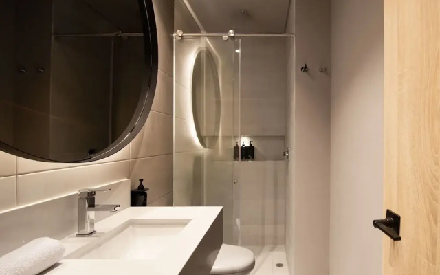 w Dazzling 2BR With Fantastic Deco in Unicentro