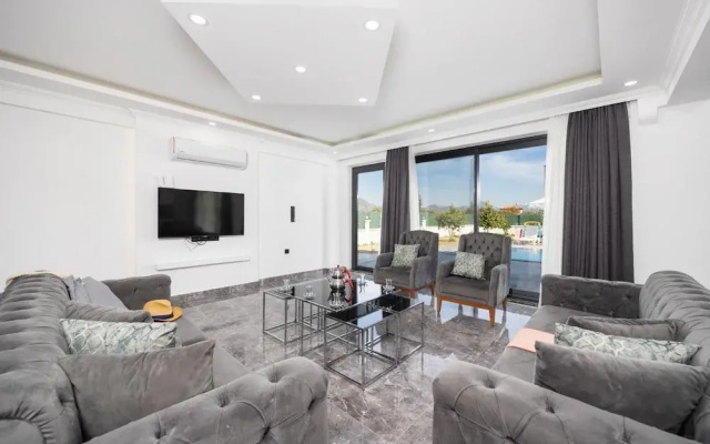 Villa Grand Yasar 1 With 4 Bedrooms and 4 Bathrooms