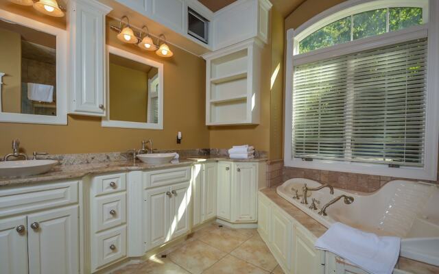 Champagne Taste 6 Bedroom House