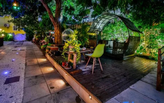Weizhou Island Right Bank Travel Residence