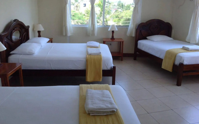 Gloria-Galápagos Inn