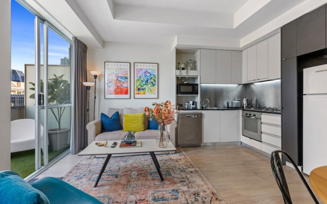 Sophisticated CBD 2-bed Apartment by Yarra River – Guest Rooms – Melbourne