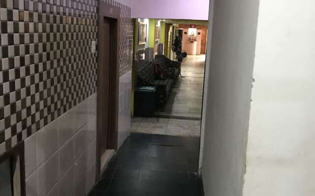 Goroomgo Raghunath Ashram Puri
