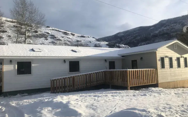 Stikine Valley Inn