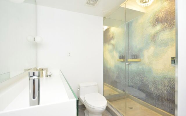 Miami World Rental - Mondrian 1220