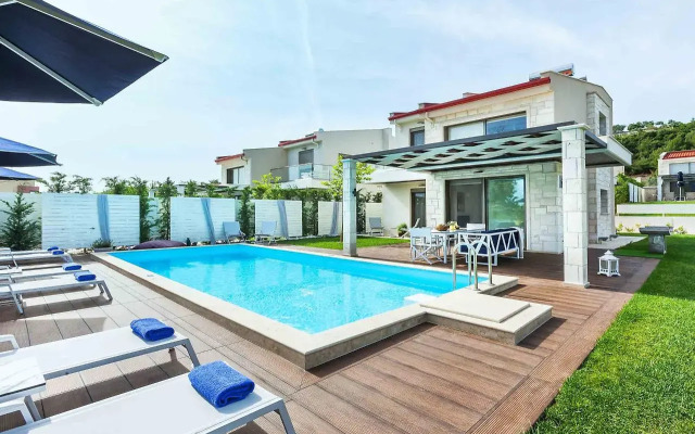 W Villas Halkidiki