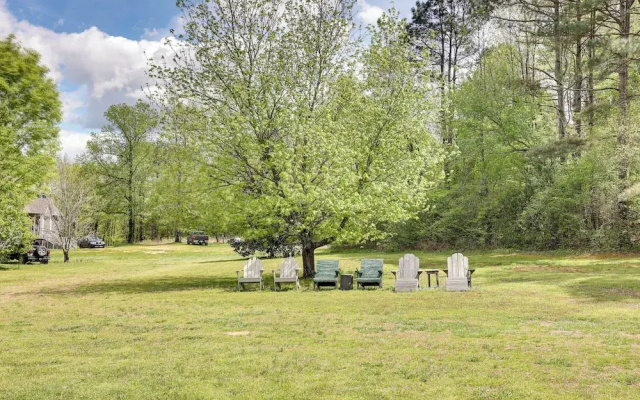 Flag Hole riverfront Cabin Near Local Attractions!
