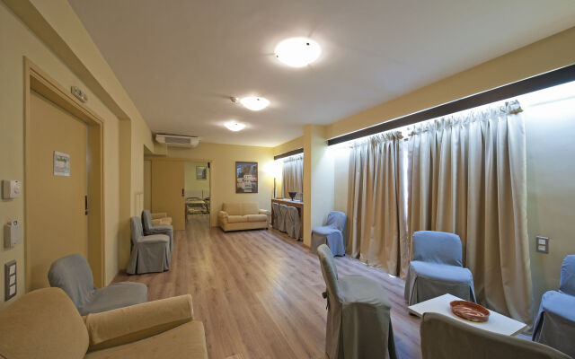 Efplias Hotel Apartments and Suites