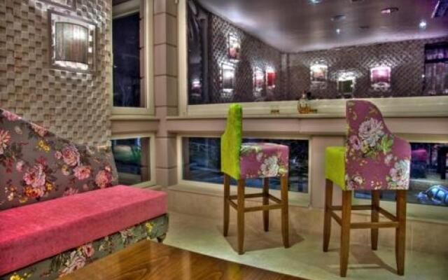Dryades Hotel