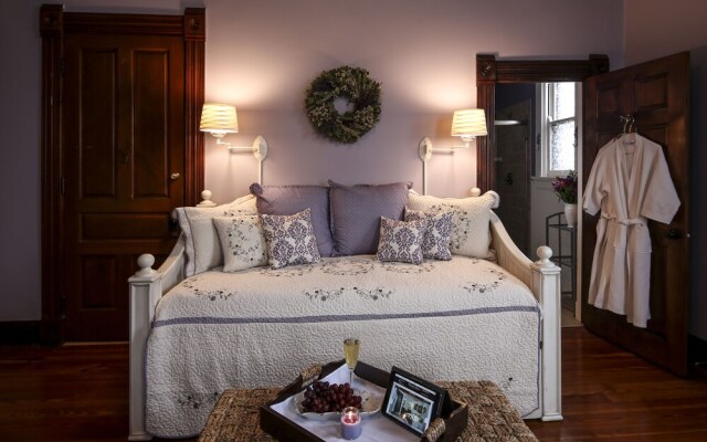 Weller Haus Bed, Breakfast & Event Center