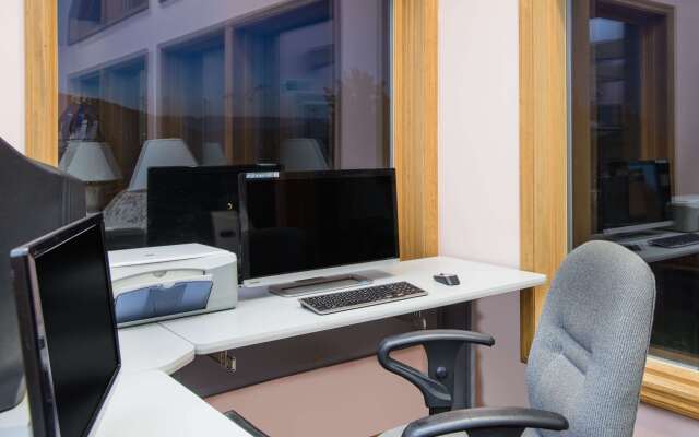 Travelodge by Wyndham Lake George NY