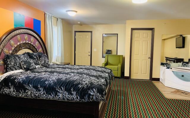 Motor City Inn & Suites