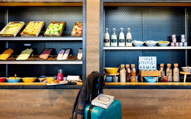 MOXY London Heathrow Airport