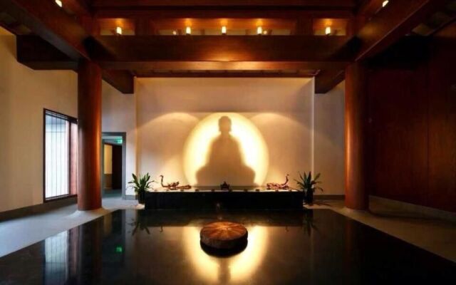 Ruyi Ge Putongshan International Buddhism Culture Communication Center