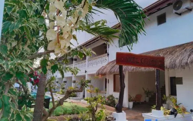 Alona Garden Suites