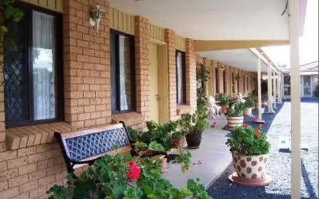 Three Ways Motel