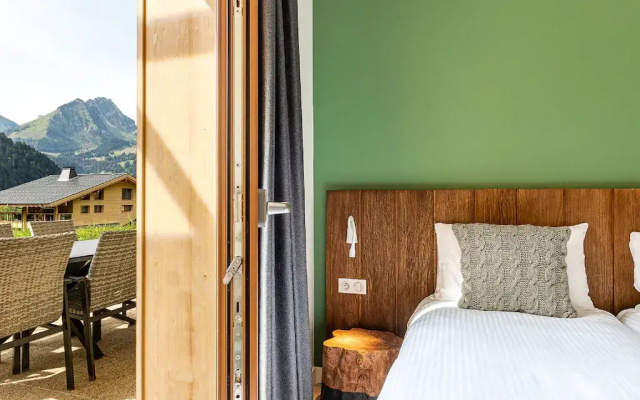 Luxurious apartment with terrace, ski lift 1.5 km away.