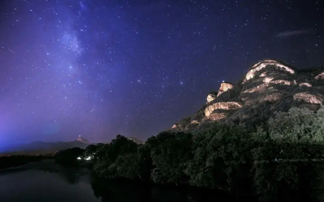 Wuyishan Old Street Hill Lodge