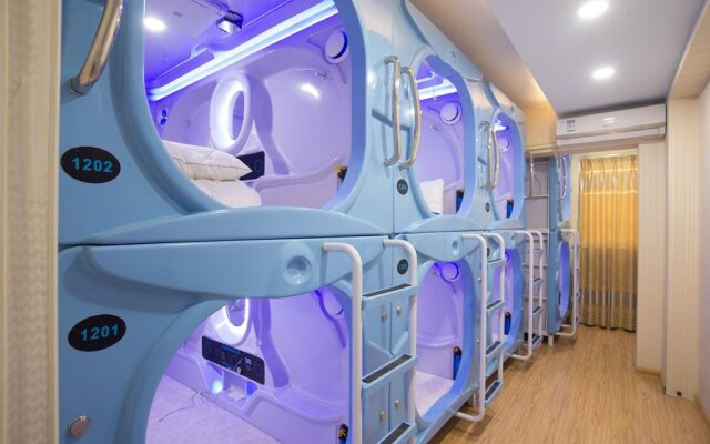 You Wo capsule Hostel