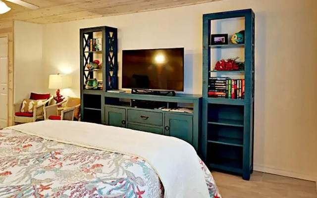 135 Sea Breeze - Coastal Chic Cutie 1 Bedroom 1 Bathroom Condo