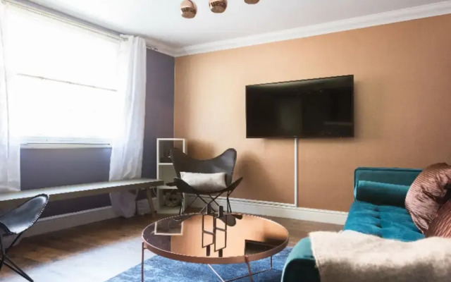 The Historic Gem - Sleek & Central 3bdr Maisonette