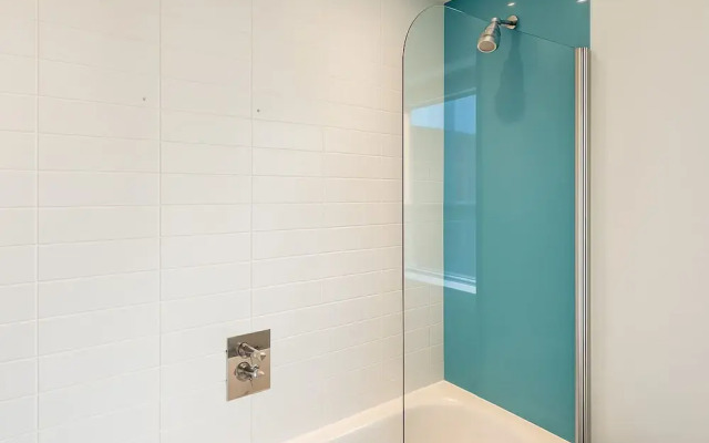 Still Life King's Cross Superior