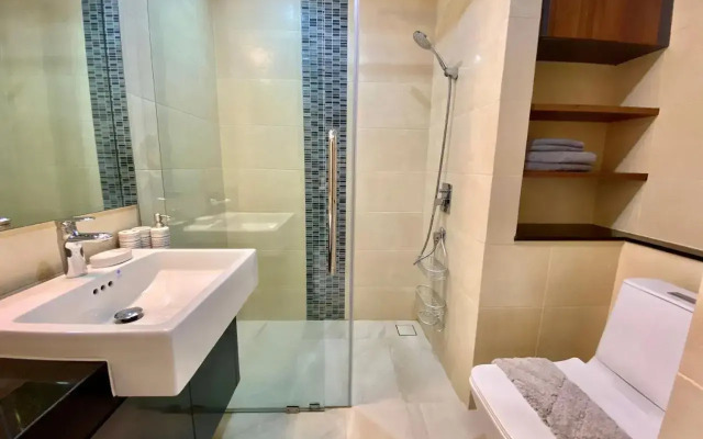 Escape Condominiums Beachfront Suites - Mae Phim