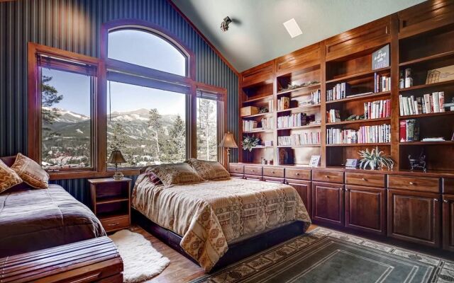 Mountain Majesty at Alpenvu Lodge by RedAwning