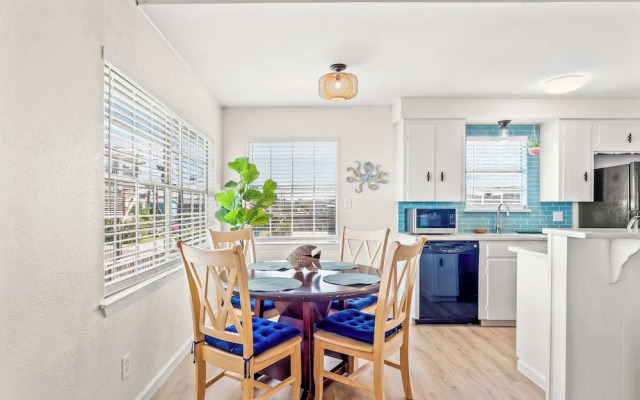 Tranquil Turquoise: Pet Friendly