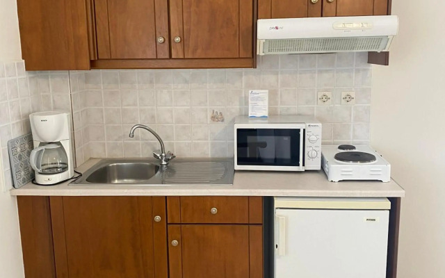 Poseidon Studios & Apartments