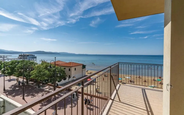Nice Apartment in Follonica With 3 Bedrooms and Wifi