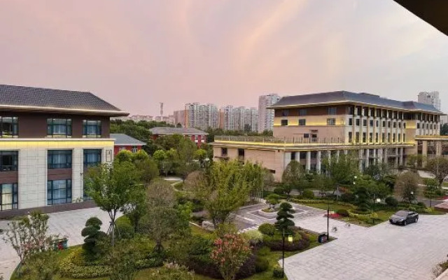 Zhoukou City Guest House