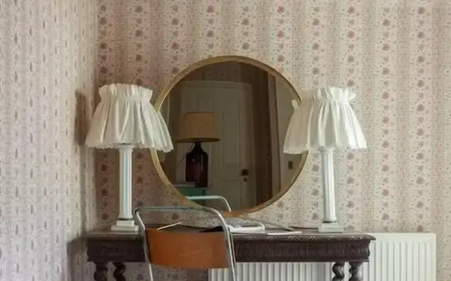 Porchester Square VI by Onefinestay
