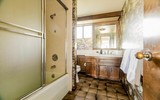 Cliffridge by AvantStay