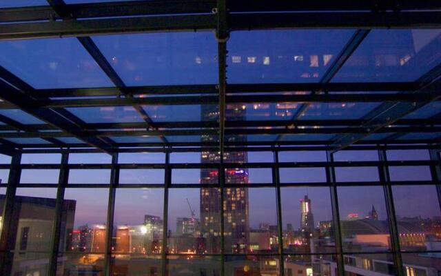 Manchester: Blue Rainbow Apartments