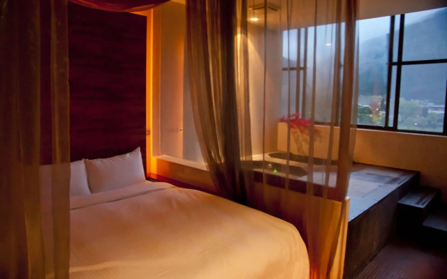 Hwayang Boutique Hot Spring Resort