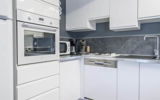 Attractive Holiday Home in Cessenon-sur-orb With Terrace