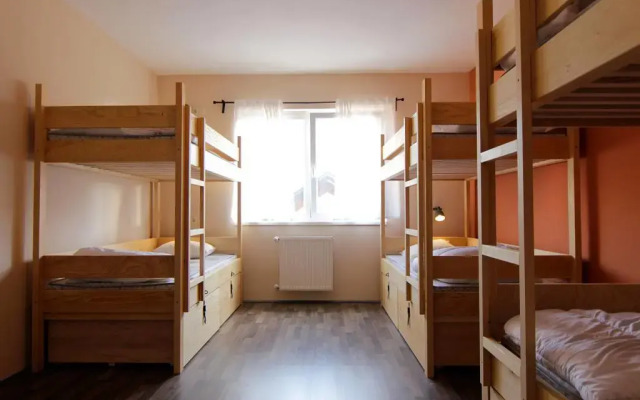 Falling Lakes Hostel