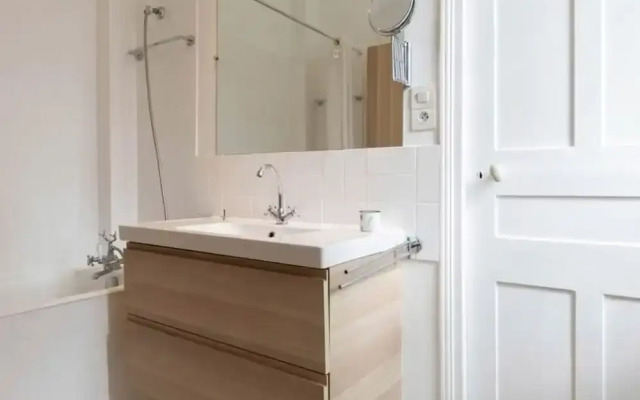 Chic Grenelle 3 Bedroom Apartment in Paris