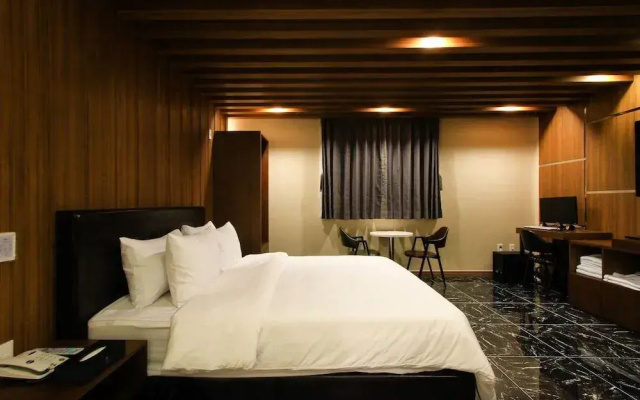 The King Hotel