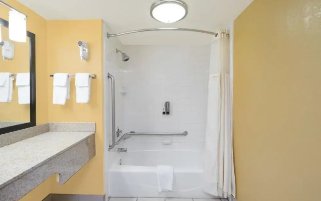Best Western Fairwinds Inn