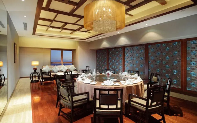 Phoenix Waterside Gloria Resort