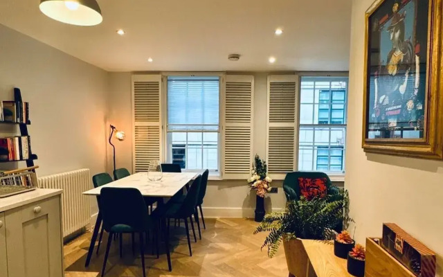 Chic Central London Apart in Soho Mayfair