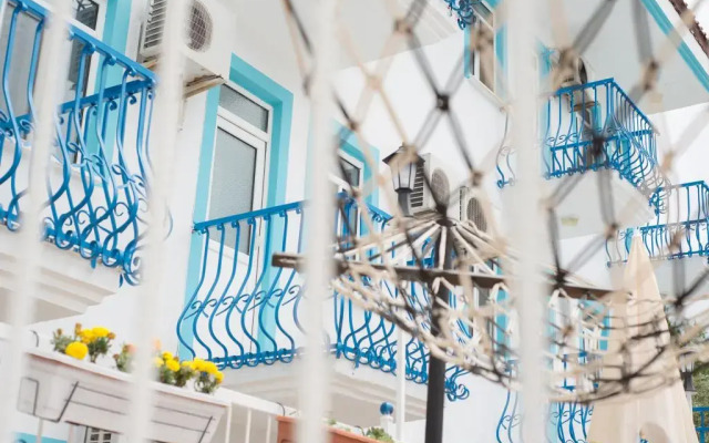 Mavi Yaprak Hotel