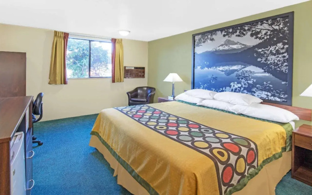 Super 8 by Wyndham Salem